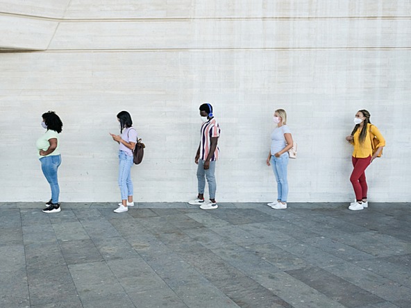 Social distancing face masks queue_crop